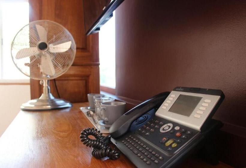 استودیو استاندارد با چشم‌انداز باغ, 5 Swiss