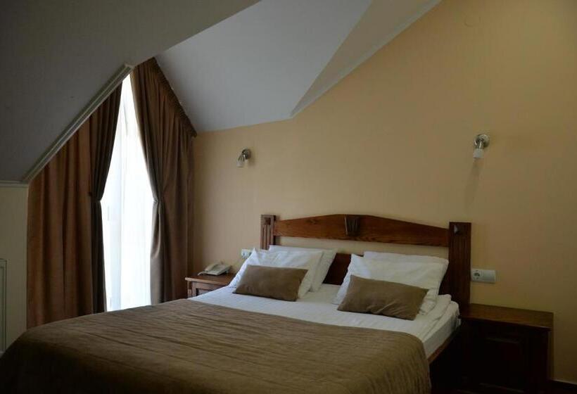 اتاق پنت هاوس, Kopa   Lviv