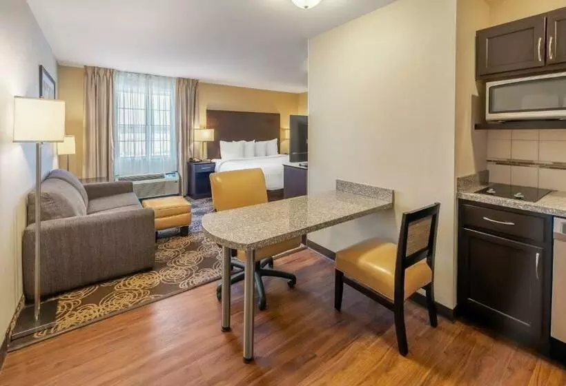 Sviitti King-vuode, Landmark Suites Williston