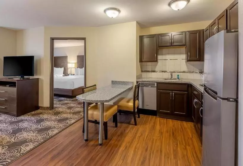 Standard-invahuone, Landmark Suites Williston