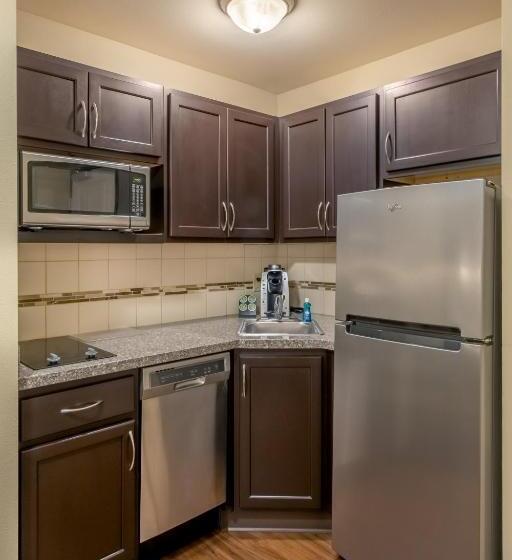 장애인을 위한 스탠다드 룸, Landmark Suites  Williston