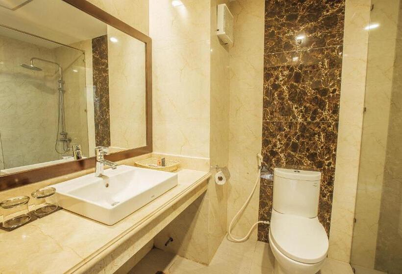 اتاق لوکس سه تخته, Muong Thanh Vinh