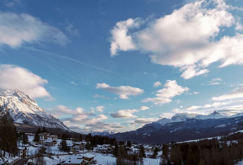 标准间带山景, Nord