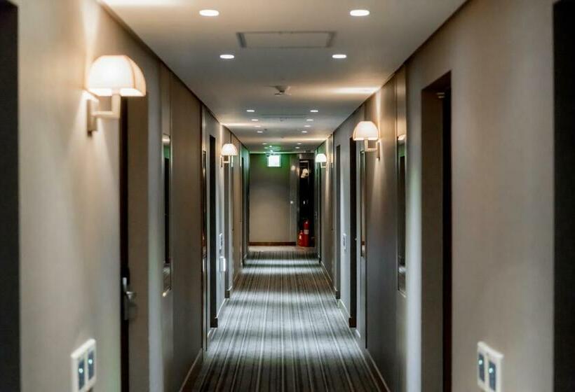 Quarto Deluxe, Oriens Hotel & Residences Myeongdong