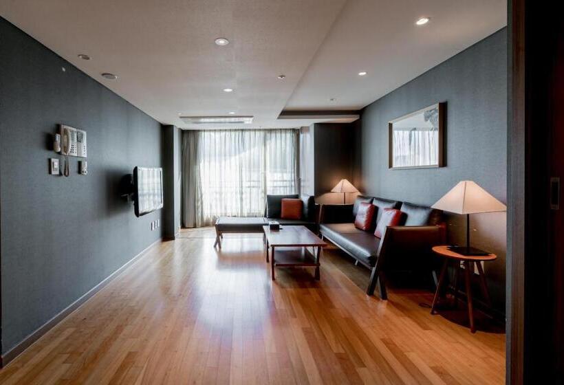 Suite Deluxe 2 Quartos, Oriens Hotel & Residences Myeongdong