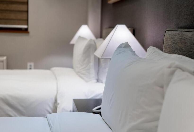 Quarto Triplo Deluxe, Oriens Hotel & Residences Myeongdong