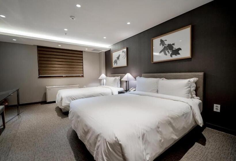 デラックストリプルルーム, Oriens Hotel & Residences Myeongdong