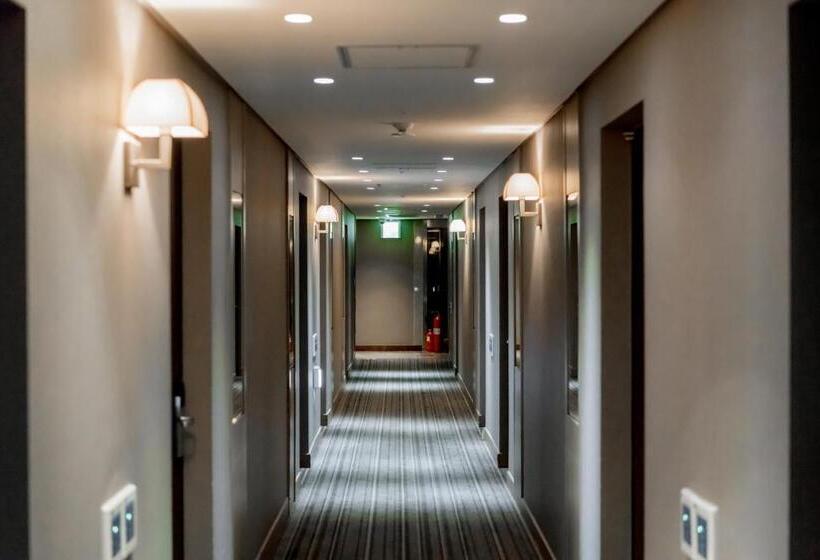 Quarto Premium, Oriens Hotel & Residences Myeongdong