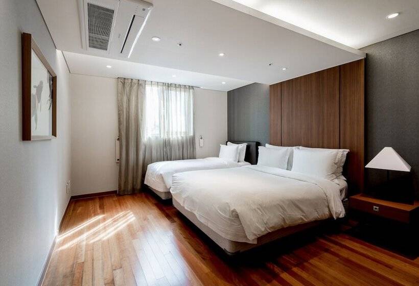 Suite Deluxe 2 Quartos, Oriens Hotel & Residences Myeongdong
