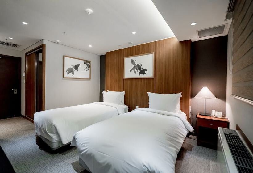 Quarto Deluxe, Oriens Hotel & Residences Myeongdong