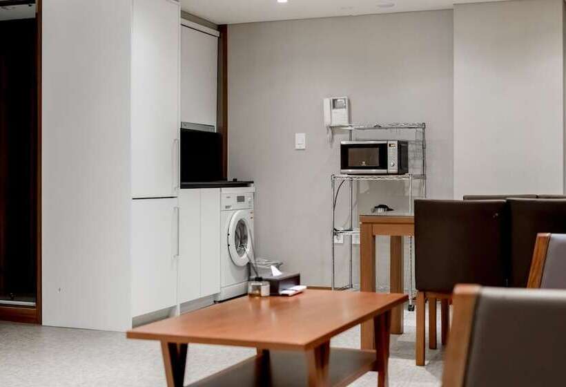 Quarto Triplo Premium, Oriens Hotel & Residences Myeongdong