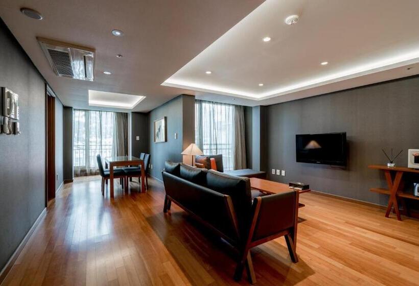 Suite Deluxe 2 Quartos, Oriens Hotel & Residences Myeongdong