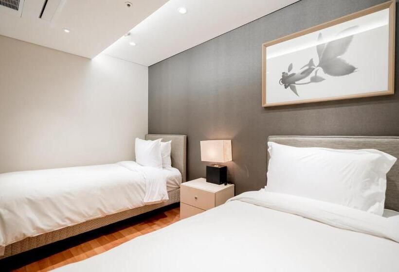 Suite Deluxe 2 Quartos, Oriens Hotel & Residences Myeongdong