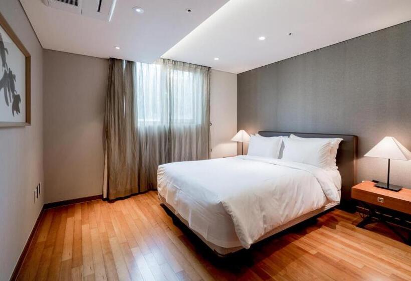 Suite Deluxe 2 Quartos, Oriens Hotel & Residences Myeongdong