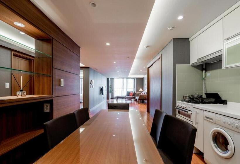 Suite Premium 2 Quartos, Oriens Hotel & Residences Myeongdong