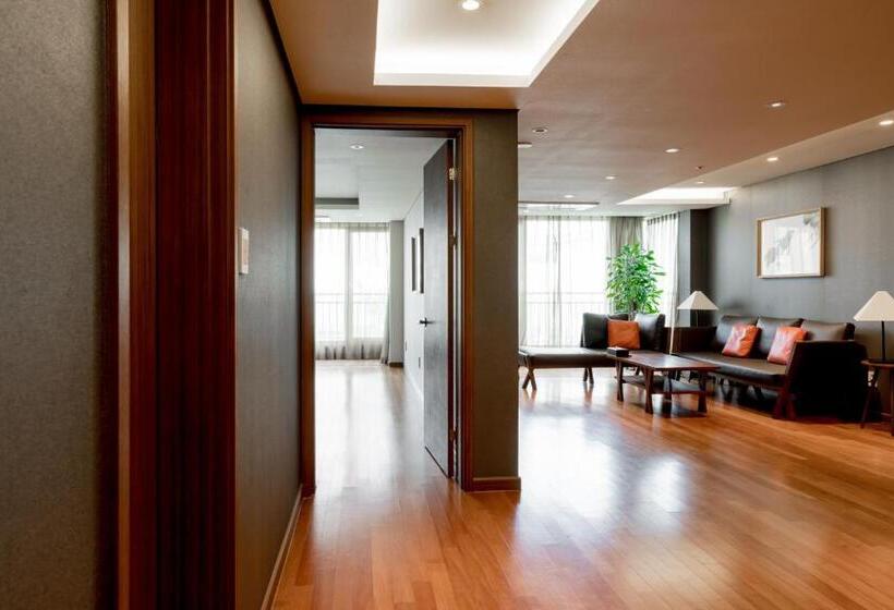 Suite Premium 2 Quartos, Oriens Hotel & Residences Myeongdong