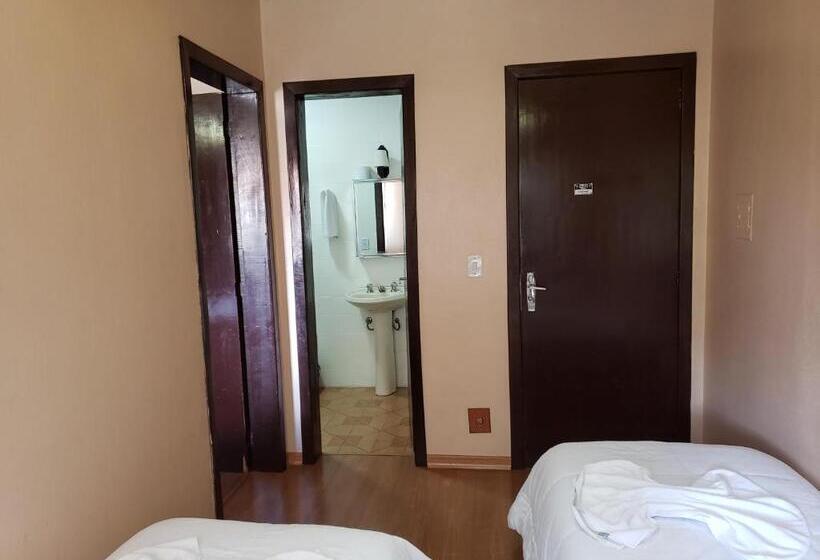 スタンダード4人部屋, Pousada Das Flores