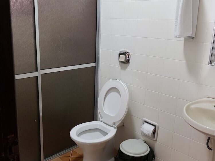 スタンダード4人部屋, Pousada Das Flores