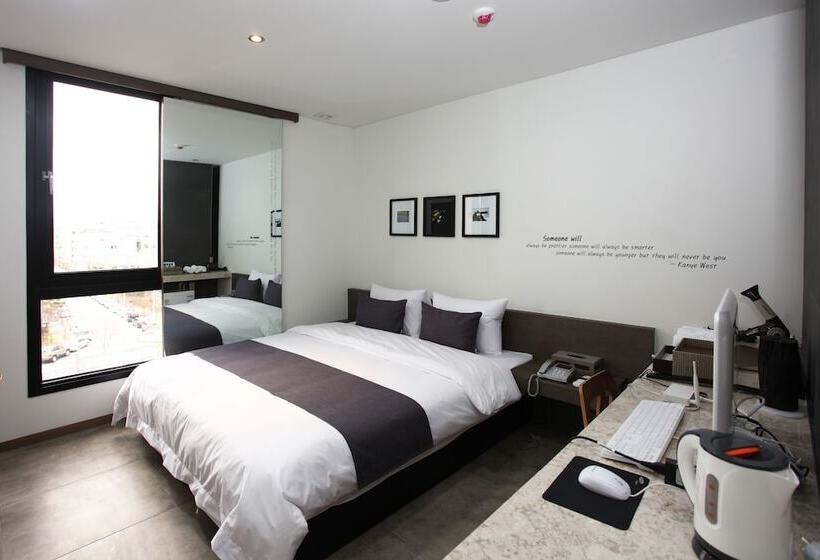 Номер Superior, S&