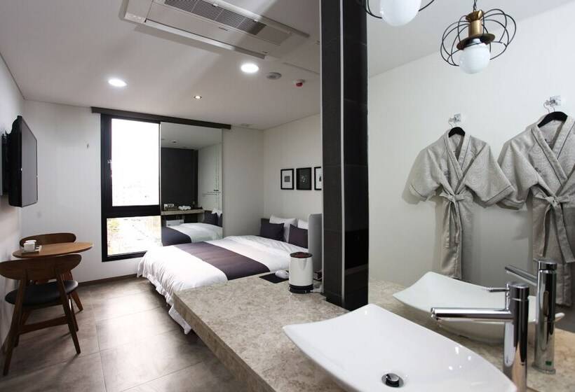 Номер Superior, S&