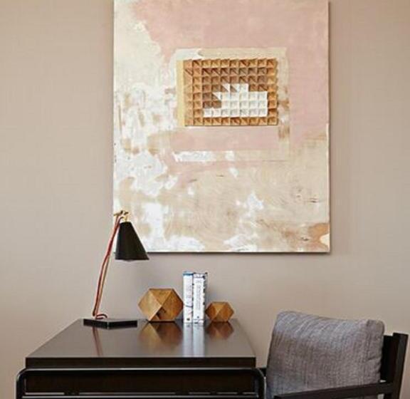 اتاق لوکس با تخت بزرگ, The Island House