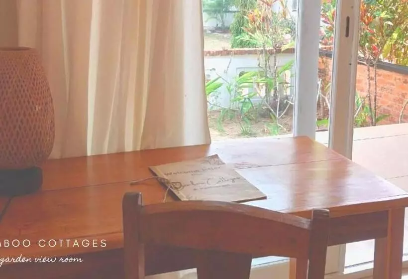 اتاق استاندارد با چشم‌انداز دریا, Bamboo Cottages