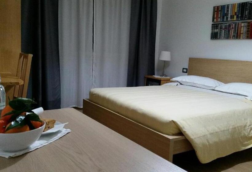 اتاق لوکس خانوادگی, Atticoromantica