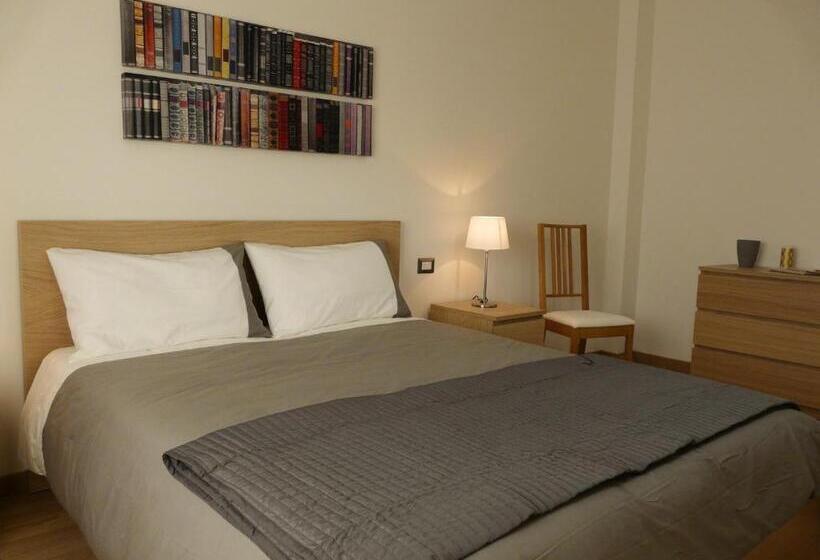 اتاق لوکس خانوادگی, Atticoromantica