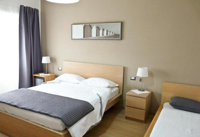 اتاق لوکس خانوادگی, Atticoromantica