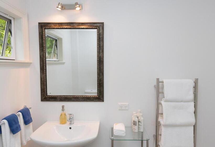 کابین, Treghan Luxury Lodge