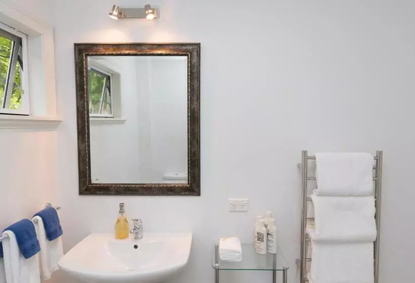 کابین, Treghan Luxury Lodge