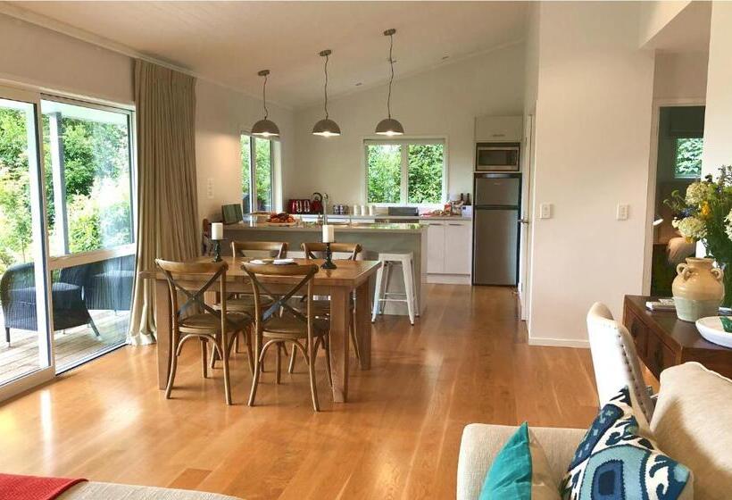 اتاق استاندارد, Treghan Luxury Lodge