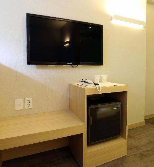 Quarto Estandar com Beliche, 8 Hours