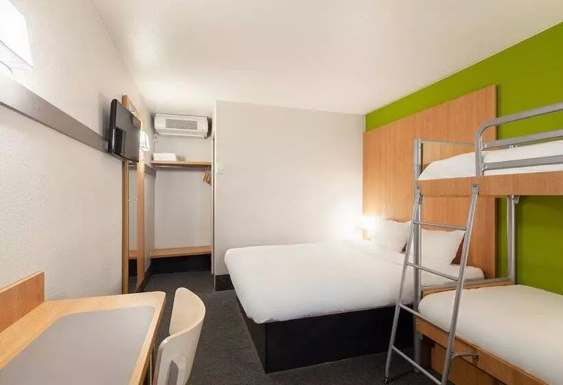 スタンダード４人部屋, B&b Hotel Herblay