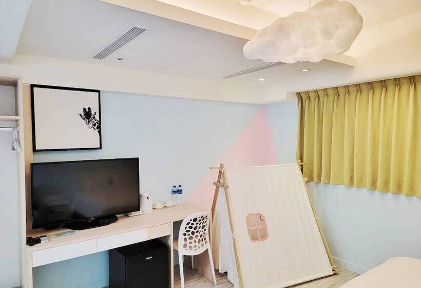 اتاق لوکس, Colors Infinity Inn