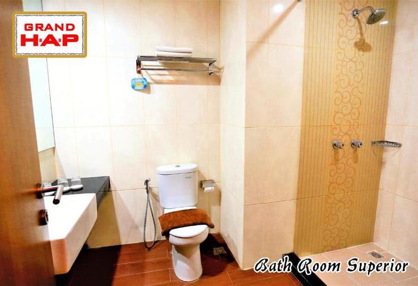 חדר משפחתי, Grand Hap Solo