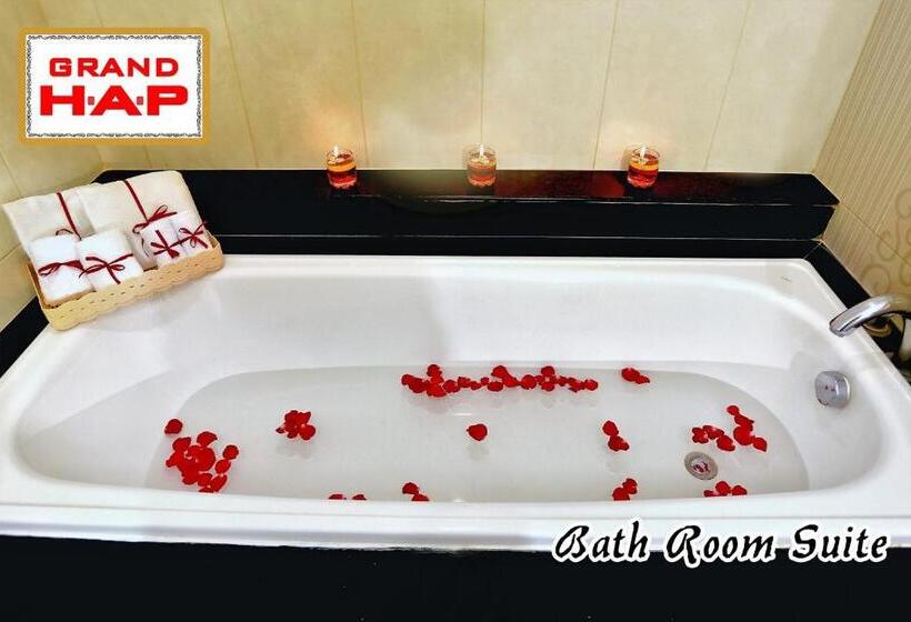 חדר אקזקיוטיב, Grand Hap Solo