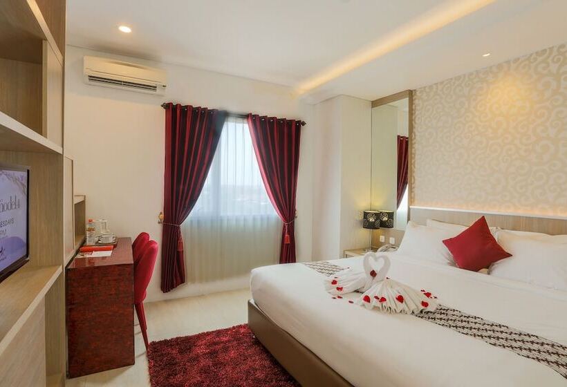 חדר אקזקיוטיב, Grand Hap Solo