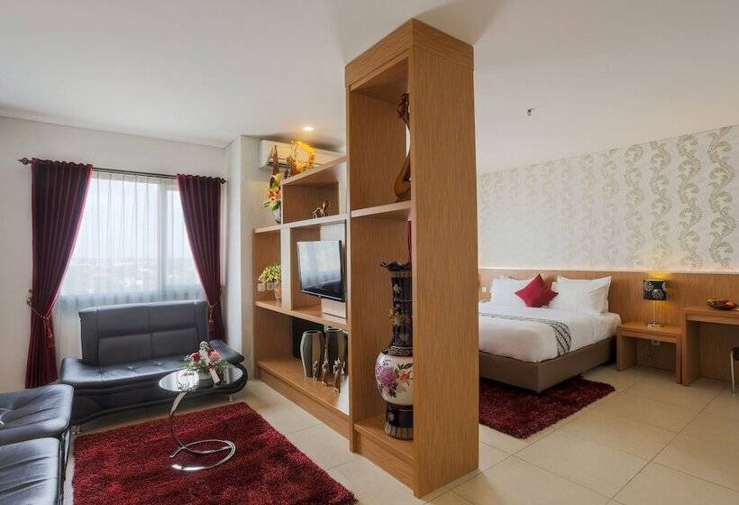 חדר אקזקיוטיב, Grand Hap Solo