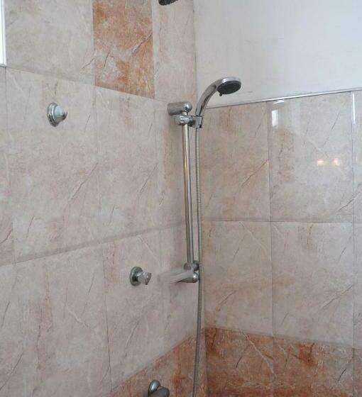 غرفة إقتصادية, Papaa Palace