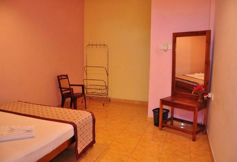 غرفة إقتصادية, Papaa Palace