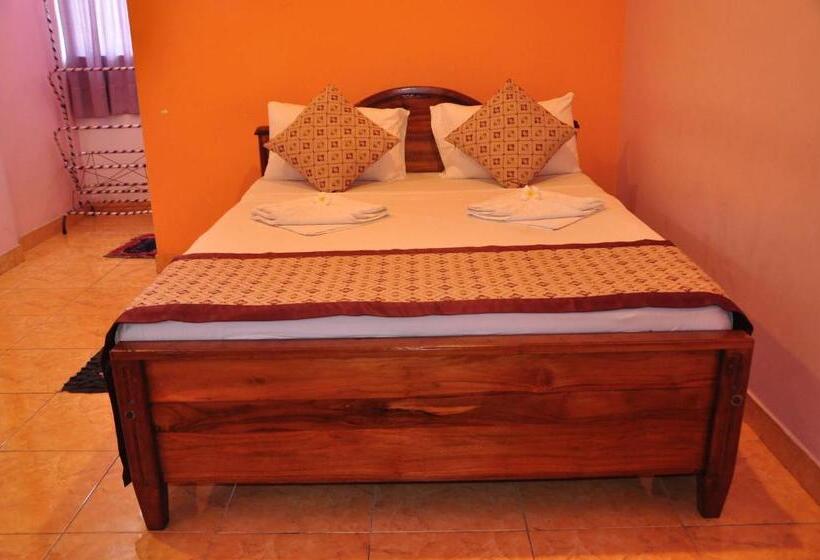 غرفة إقتصادية, Papaa Palace