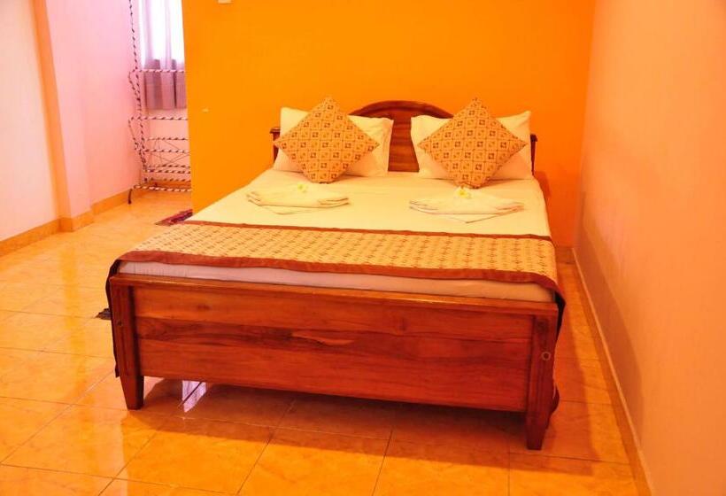 غرفة إقتصادية, Papaa Palace