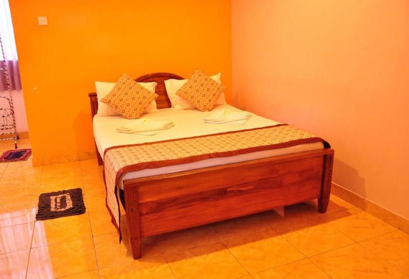 غرفة إقتصادية, Papaa Palace