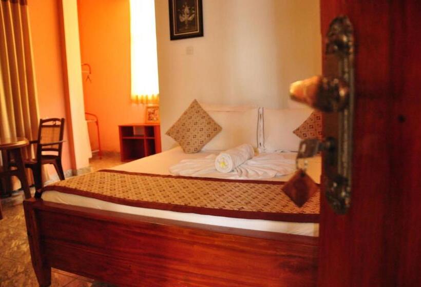 غرفة قياسية, Papaa Palace