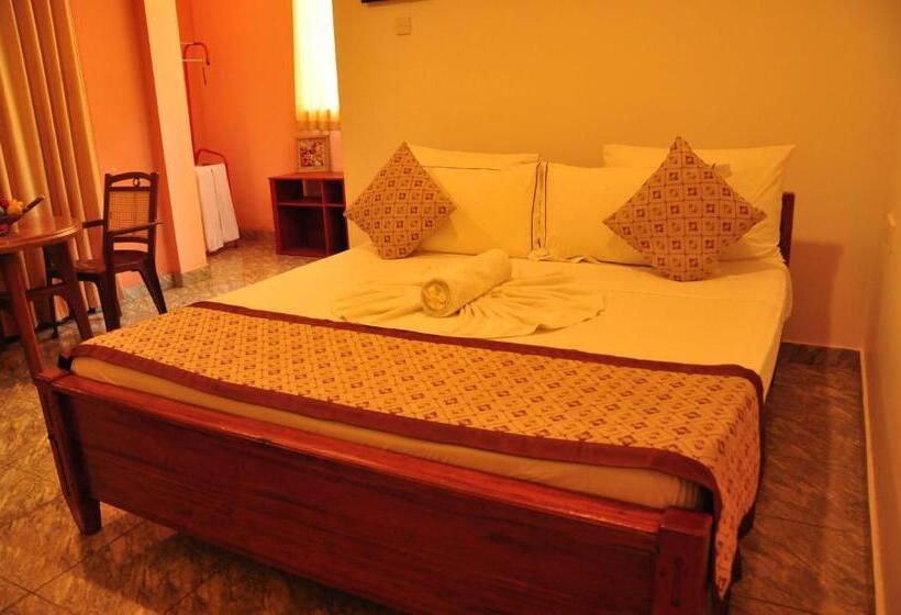 غرفة قياسية, Papaa Palace