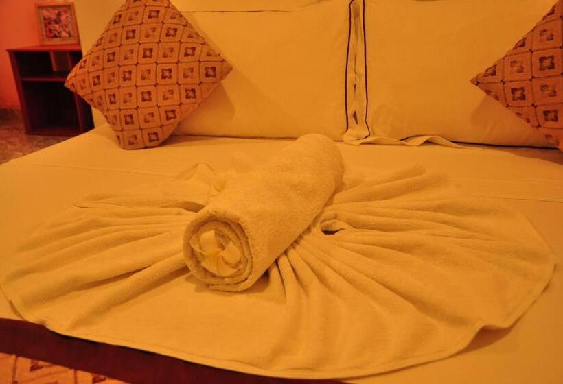 غرفة قياسية, Papaa Palace