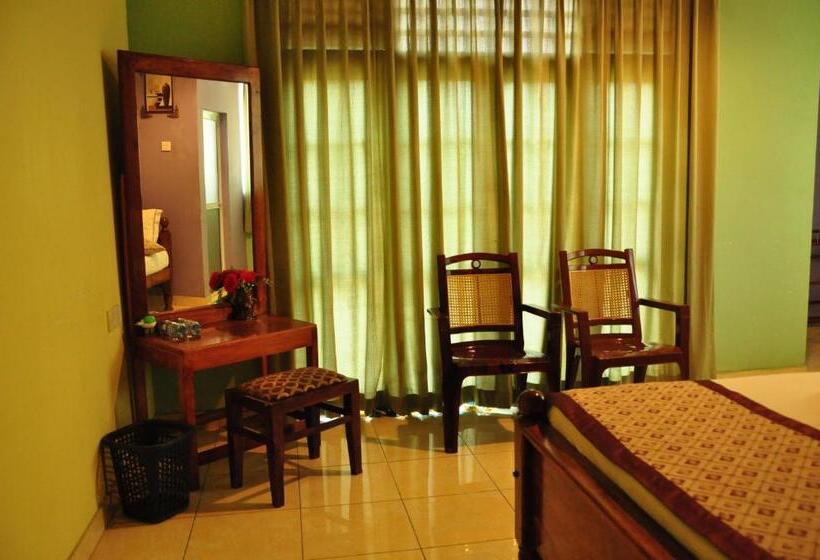 غرفة قياسية, Papaa Palace