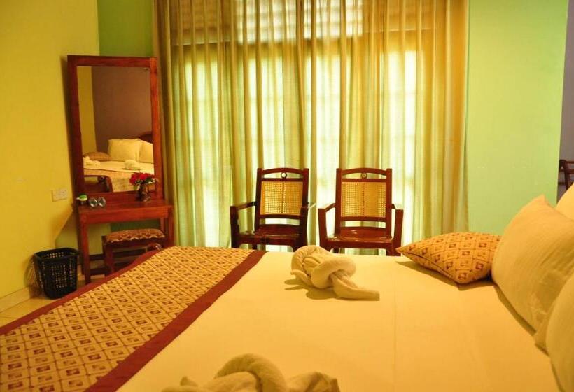 غرفة قياسية, Papaa Palace