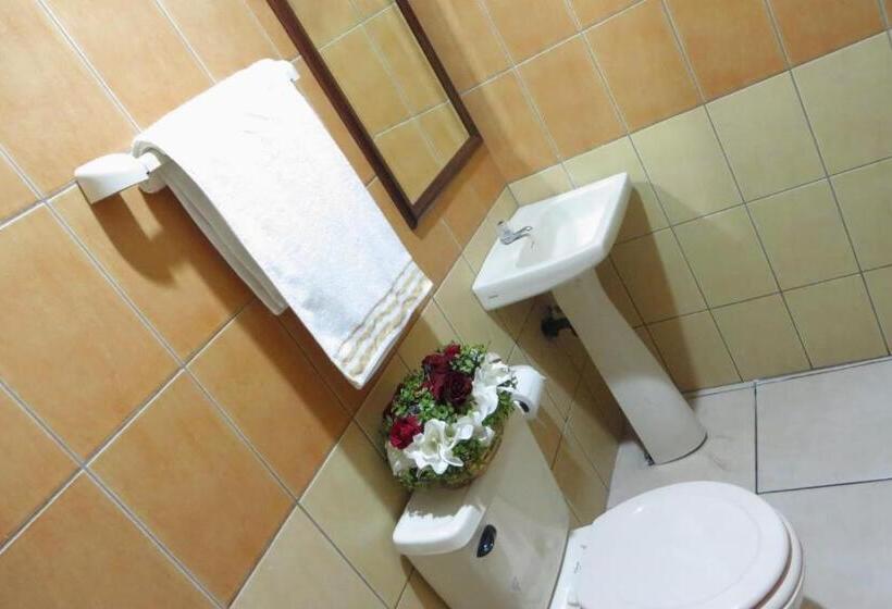 Четырехместный Номер Стандарт, Quinta Avenida